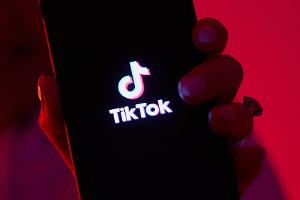 Social-Media-App TikTok stellt US-Dienst vorerst ein