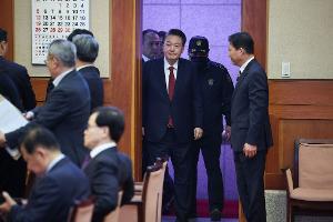 Südkoreas suspendierter Präsident erklärt sich vor Gericht