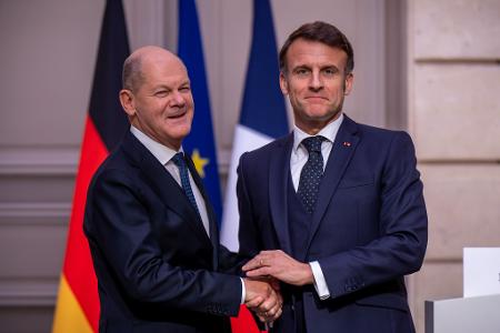 Kanzler Scholz und Präsident Macron beschwören Europas Einigkeit gegenüber Trump. Kanzler Scholz und Präsident Macron beschwören Europas Einigkeit gegenüber Trump.