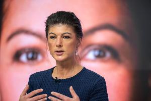 Mit mehr als 2,9 Millionen Followern ist BSW-Günderin Sahra Wagenknecht die erfolgreichste Bundestagsabgeordnete in den sozialen Medien. (Archivbild)