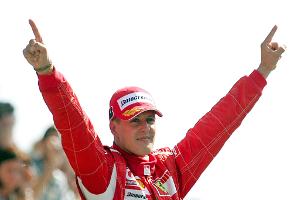 Formel-1-Legende Michael Schumacher, damals Scuderia Ferrari, feiert seinen Sieg beim Großen Preis von Italien in Monza im Jahr 2006. 