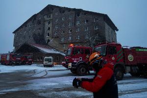 Katastrophe in türkischem Skihotel - Kritik an Brandschutz