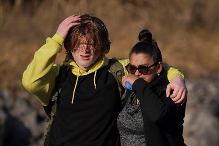 Immer wieder herrscht nach tödlicher Waffengewalt Entsetzen und Trauer in den USA - ohne dass sich an der Gesetzeslage etwas ändert. Immer wieder herrscht nach tödlicher Waffengewalt Entsetzen und Trauer in den USA - ohne dass sich an der Gesetzeslage etwas ändert.