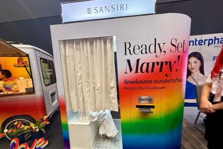 Ready, Set, Marry: Gleich nach der Trauung konnten sich die Paare in Fotoautomaten ablichten lassen.