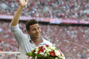 Ausgezeichnet: Ex-Bayern-Stürmer Pizarro ist jetzt Professor