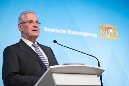 Der Minister berichtet von psychischen Problemen des Verdächtigen.