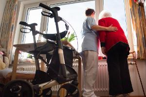 Bescheid von Pflege- oder Krankenkasse: So widersprechen Sie