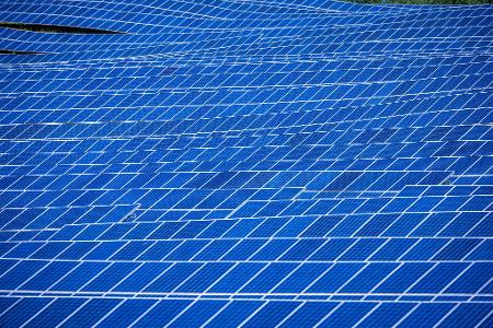 Der Ember-Analyse zufolge kommt in der EU immer mehr Strom aus erneuerbaren Energien.