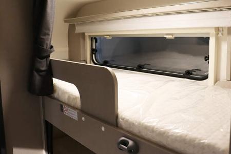 Bürstner Averso 560 TK (2025) Stockbett oben