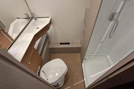 Bürstner Averso 560 TK (2025) Badezimmer