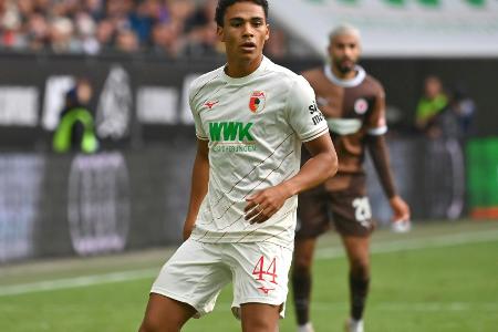 Augsburg verlängert mit Eigengewächs Koudossou Augsburg verlängert mit Eigengewächs Koudossou