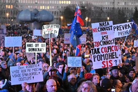 In Bratislava sollen sich 60.000 Menschen versammelt haben. 