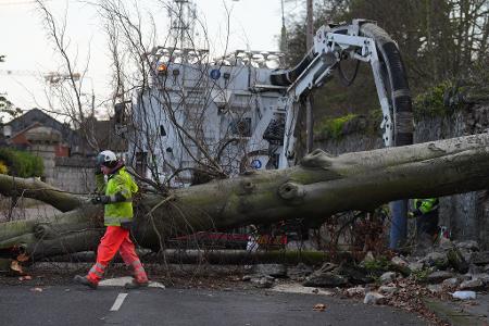 Die Wetterlage in Irland und Großbritannien bleibt angespannt. Die Wetterlage in Irland und Großbritannien bleibt angespannt.