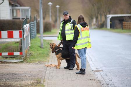Nach dem Fund einer Leiche sucht die Polizei nun die Untermieterin des Opfers. Nach dem Fund einer Leiche sucht die Polizei nun die Untermieterin des Opfers.