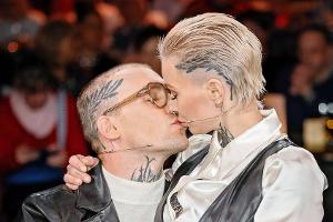 Eric Stehfest: Liebesbeweis im Hochzeitsanzug bei "Die Stunde danach"