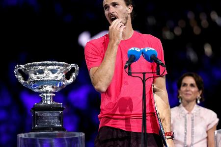 Zverev reagiert gelassen auf Zwischenrufe bei der Siegerehrung Zverev reagiert gelassen auf Zwischenrufe bei der Siegerehrung