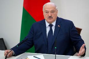 Machthaber Alexander Lukaschenko will in Belarus nach mehr als drei Jahrzehnten nach der umstrittenen Präsidentenwahl noch mindestens fünf weitere Jahre regieren.