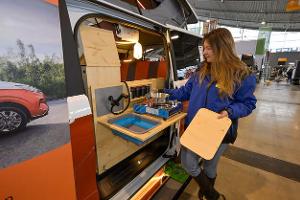 Manufaktur-Campervan mit vier Küchen