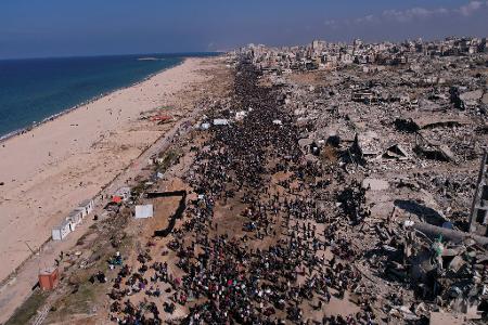 Laut der Hamas und den Vereinten Nationen sind Hunderttausende Vertriebene in den Norden Gazas zurückgekehrt. 
