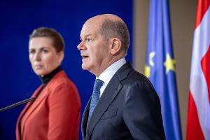 US-Präsident Trump macht wegen Grönland massiv Druck auf Dänemark. Ministerpräsidentin Mette Frederiksen stimmt sich nun mit Kanzler Scholz ab und reist auch nach Paris und Brüssel.