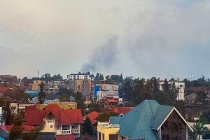 Rauch steigt über der Provinzhauptstadt Goma auf. (Archivbild)