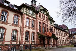 Auf dem Areal mit Wohnungen in Beelitz-Heilstätten haben sich innerhalb einiger Tage zwei Gewaltverbrechen ereignet. 
