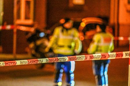 Ein Zeuge findet einen schwer verletzten Mann in Stuttgart - danach läuft ein Großeinsatz. Ein Zeuge findet einen schwer verletzten Mann in Stuttgart - danach läuft ein Großeinsatz.