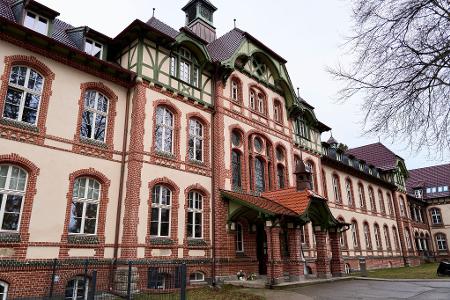 Auf dem Areal mit Wohnungen in Beelitz-Heilstätten haben sich innerhalb einiger Tage zwei Gewaltverbrechen ereignet. Auf dem Areal mit Wohnungen in Beelitz-Heilstätten haben sich innerhalb einiger Tage zwei Gewaltverbrechen ereignet.