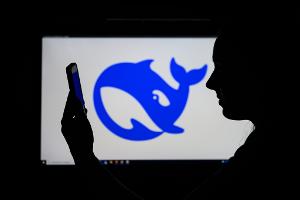 Sicherheitsforscher haben eine Datenbank mit sensiblen DeepSeek-Daten offen im Internet entdeckt.