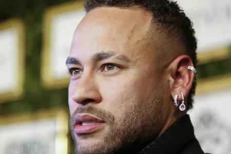 Offiziell: Neymar kehrt zu Santos zurück Offiziell: Neymar kehrt zu Santos zurück