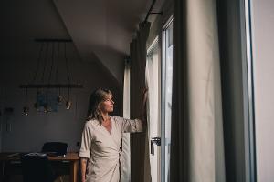 Selbstgespräche helfen dabei, unsere Gedanken zu sortieren und Gefühle zu regulieren.