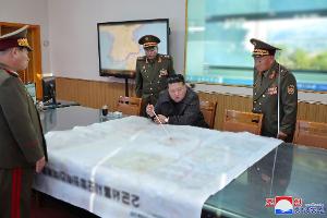 Die von Machthaber Kim Jong Un nach Russland entsendeten Soldaten sollen wegen hoher Verluste im Kampf mit ukrainischen Truppen vorerst von der Front abgezogen worden sein. (Archivbild)