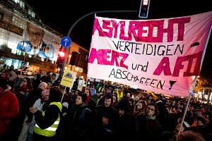 Demonstration gegen die CDU vor der Parteizentrale in Berlin. 