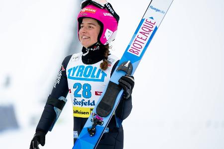 Kombiniererin Armbruster holt ersten Weltcup-Sieg Kombiniererin Armbruster holt ersten Weltcup-Sieg