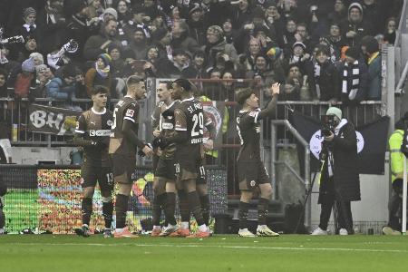 Serie gerissen: St. Pauli verpasst Sieg gegen Augsburg Serie gerissen: St. Pauli verpasst Sieg gegen Augsburg