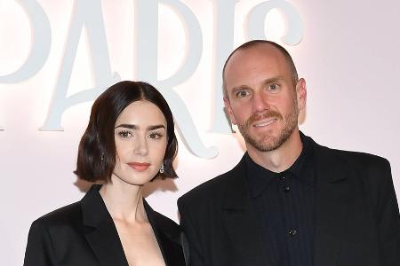 Lily Collins: Charlie McDowell verteidigt Entscheidung für Leihmutter Lily Collins: Charlie McDowell verteidigt Entscheidung für Leihmutter