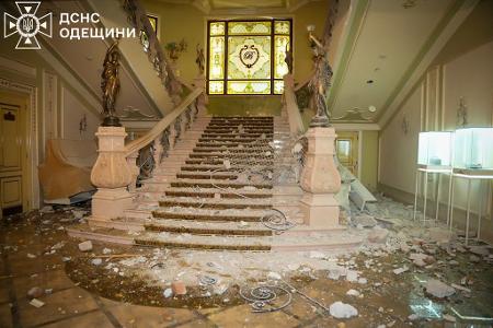 In Odessa sind in der Altstadt, die zum Weltkulturerbe der Unesco gehört, zahlreiche historische Gebäude durch russische Raketenangriffe beschädigt worden.