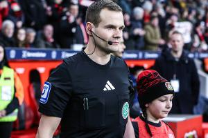 Erste Durchsage: Schiedsrichter Braun schreibt Geschichte