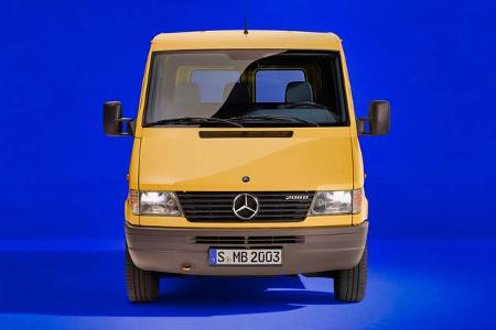 02/2025 Mercedes Sprinter Geburtstag 3 Generationen 02/2025 Mercedes Sprinter Geburtstag 3 Generationen