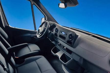 02/2025 Mercedes Sprinter Geburtstag 3 Generationen