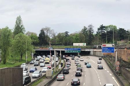 Eine Spur der Périphérique wird im Berufsverkehr für Fahrgemeinschaften, Taxis und Busse reserviert (Archivbild).