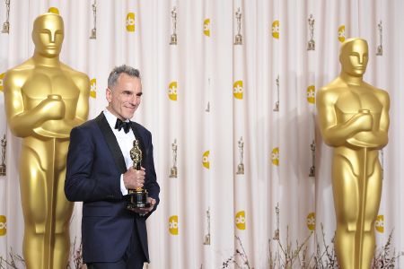 Daniel Day-Lewis mit Oscar in der Hand