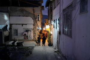 Feiern im Schutt - Das Leben nach dem Erdbeben in der Türkei