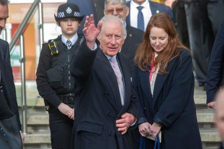 König Charles III. zeigt sich ein Jahr nach Krebsdiagnose in London König Charles III. zeigt sich ein Jahr nach Krebsdiagnose in London