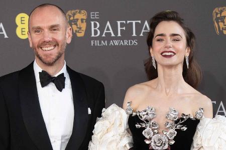Lily Collins und Charlie McDowell teilen erste Familienfotos mit Baby Lily Collins und Charlie McDowell teilen erste Familienfotos mit Baby