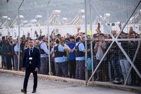 Bewohner des Flüchtlingslagers reagierten im Oktober 2024 sehr emotional und mit Bewohner des Flüchtlingslagers reagierten im Oktober 2024 sehr emotional und mit