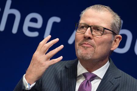 Der Arbeitgeberpräsident meint: Die durchschnittliche Arbeitszeit pro Woche ist zu niedrig. (Archivbild) Der Arbeitgeberpräsident meint: Die durchschnittliche Arbeitszeit pro Woche ist zu niedrig. (Archivbild)
