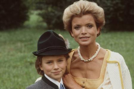Uschi Glas feiert besondere Reunion mit TV-Sohn Uschi Glas feiert besondere Reunion mit TV-Sohn