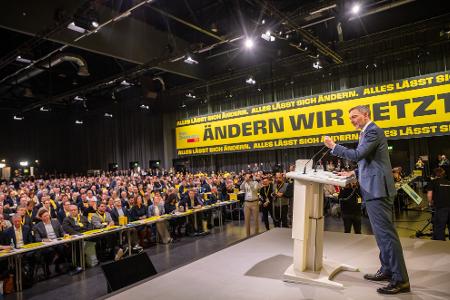 Lindner gibt sich in seiner Rede kämpferisch.
