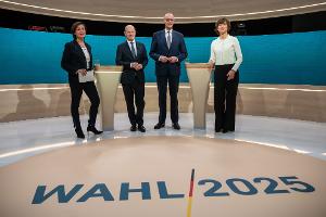 Nach einer Umfrage der Forschungsgruppe Wahlen hat Scholz das Duell ganz knapp gewonnen. 